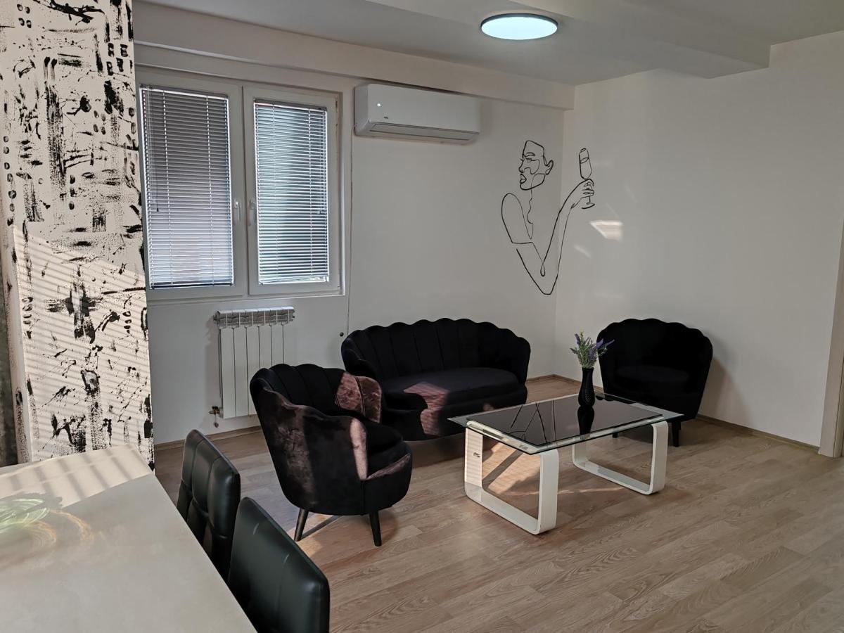 Central Modern Flat M&M Apartments Skopje Luaran gambar