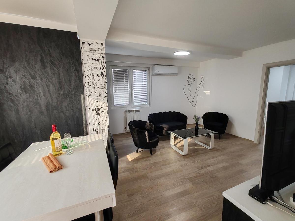 Central Modern Flat M&M Apartments Skopje Luaran gambar