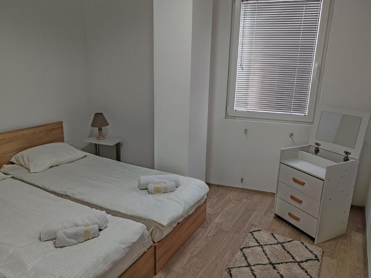 Central Modern Flat M&M Apartments Skopje Luaran gambar