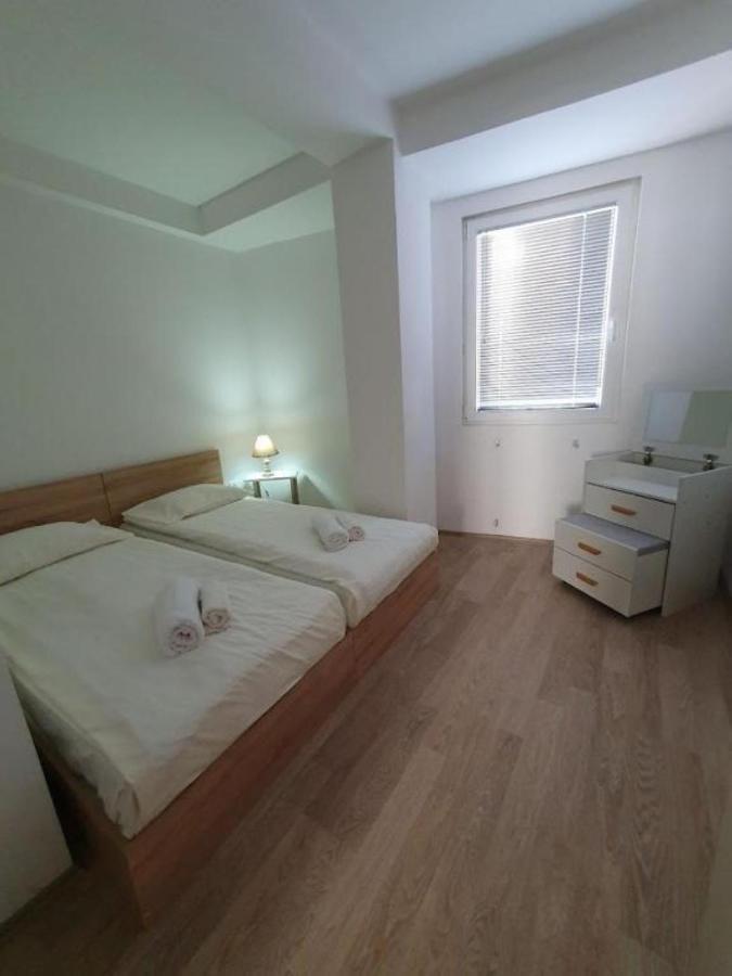 Central Modern Flat M&M Apartments Skopje Luaran gambar