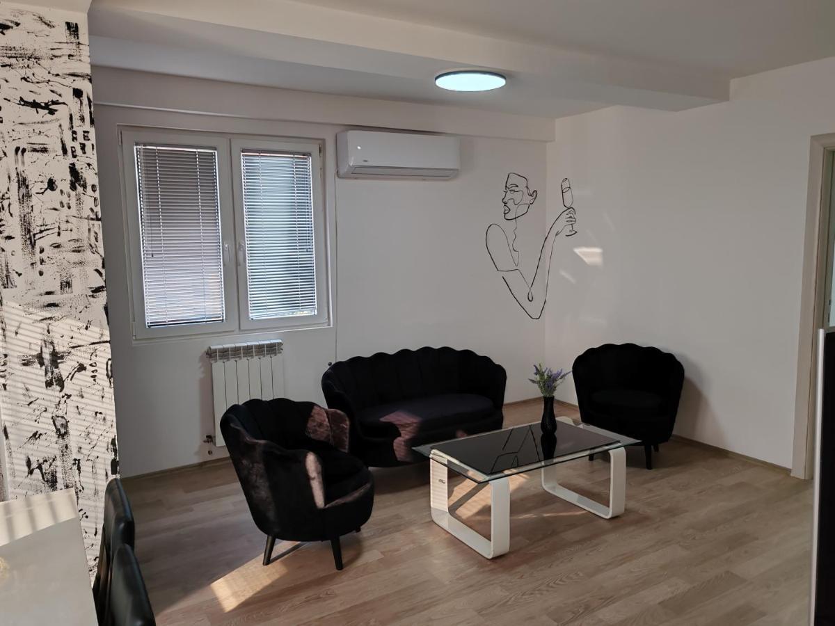 Central Modern Flat M&M Apartments Skopje Luaran gambar
