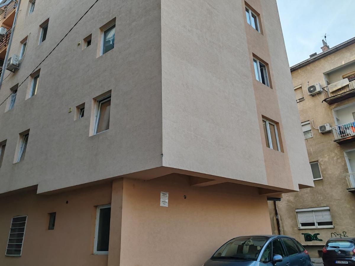 Central Modern Flat M&M Apartments Skopje Luaran gambar